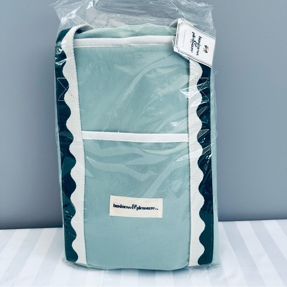 NWT Business & Pleasure Cooler Tote Bag - Picture 4 of 8